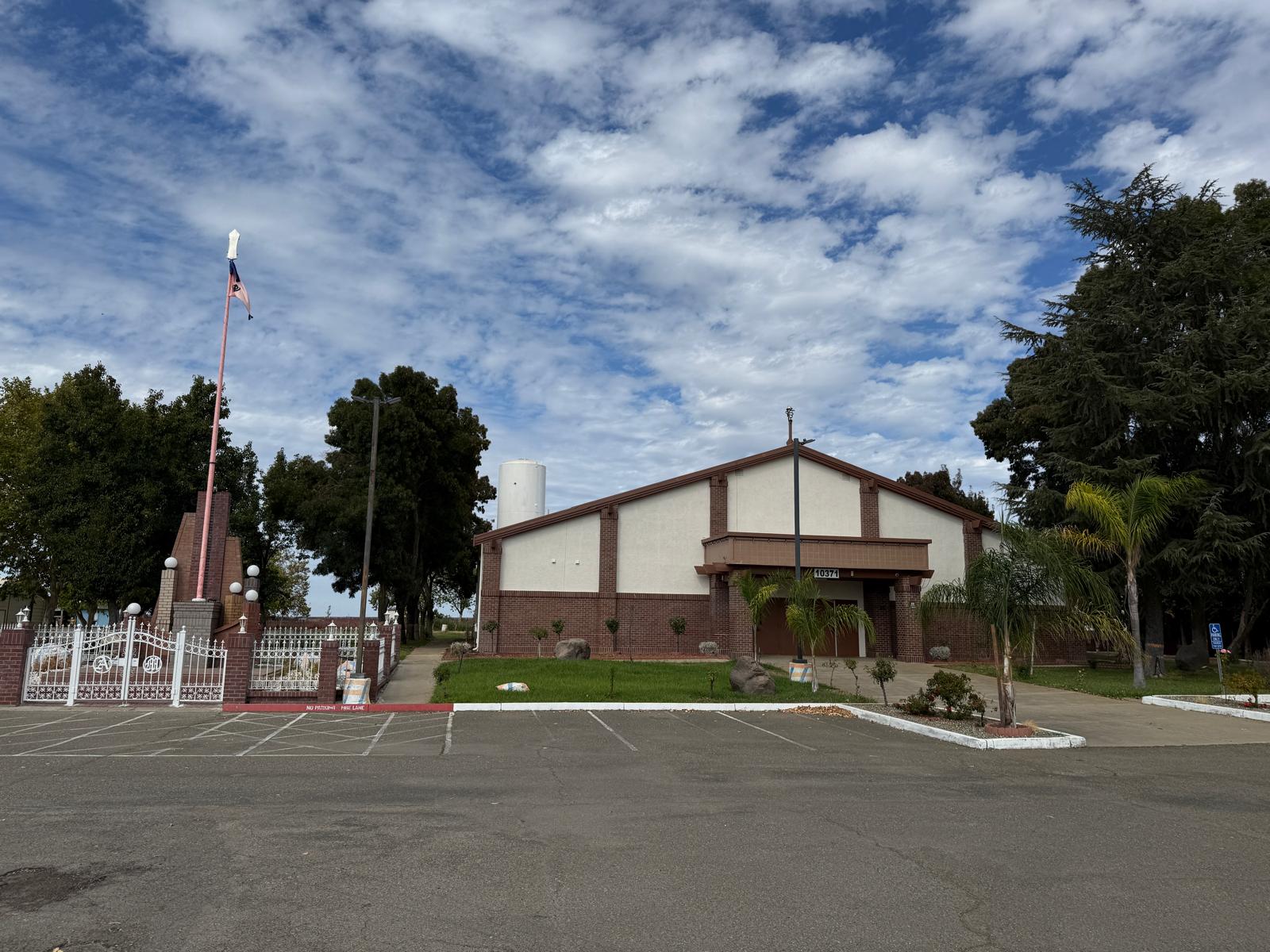 Khalsa Darbar Sacramento Gurdwara Sahib and Nishan Sahib